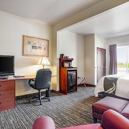 Quality Inn Parsons North Екстериор снимка