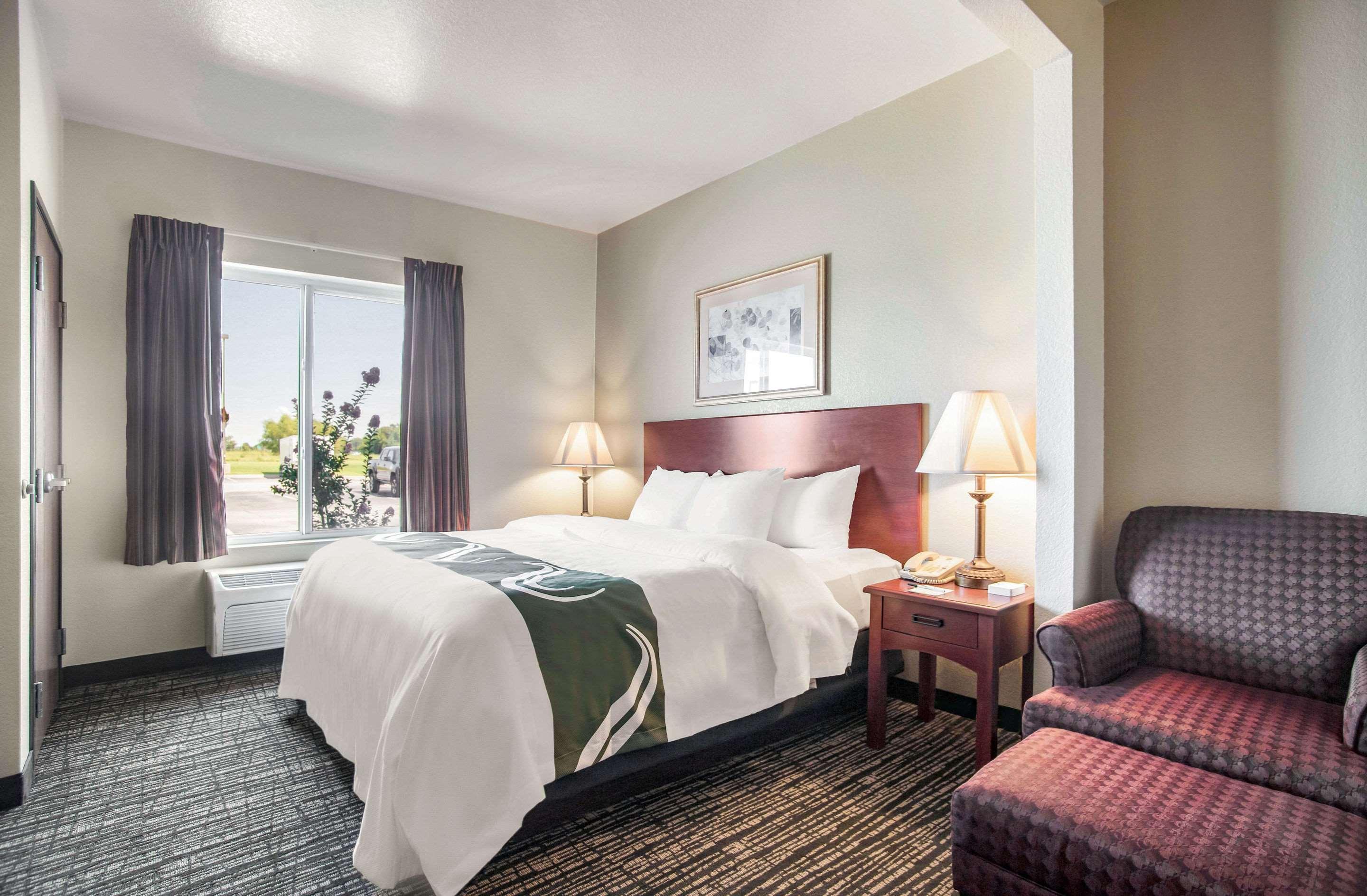 Quality Inn Parsons North Екстериор снимка