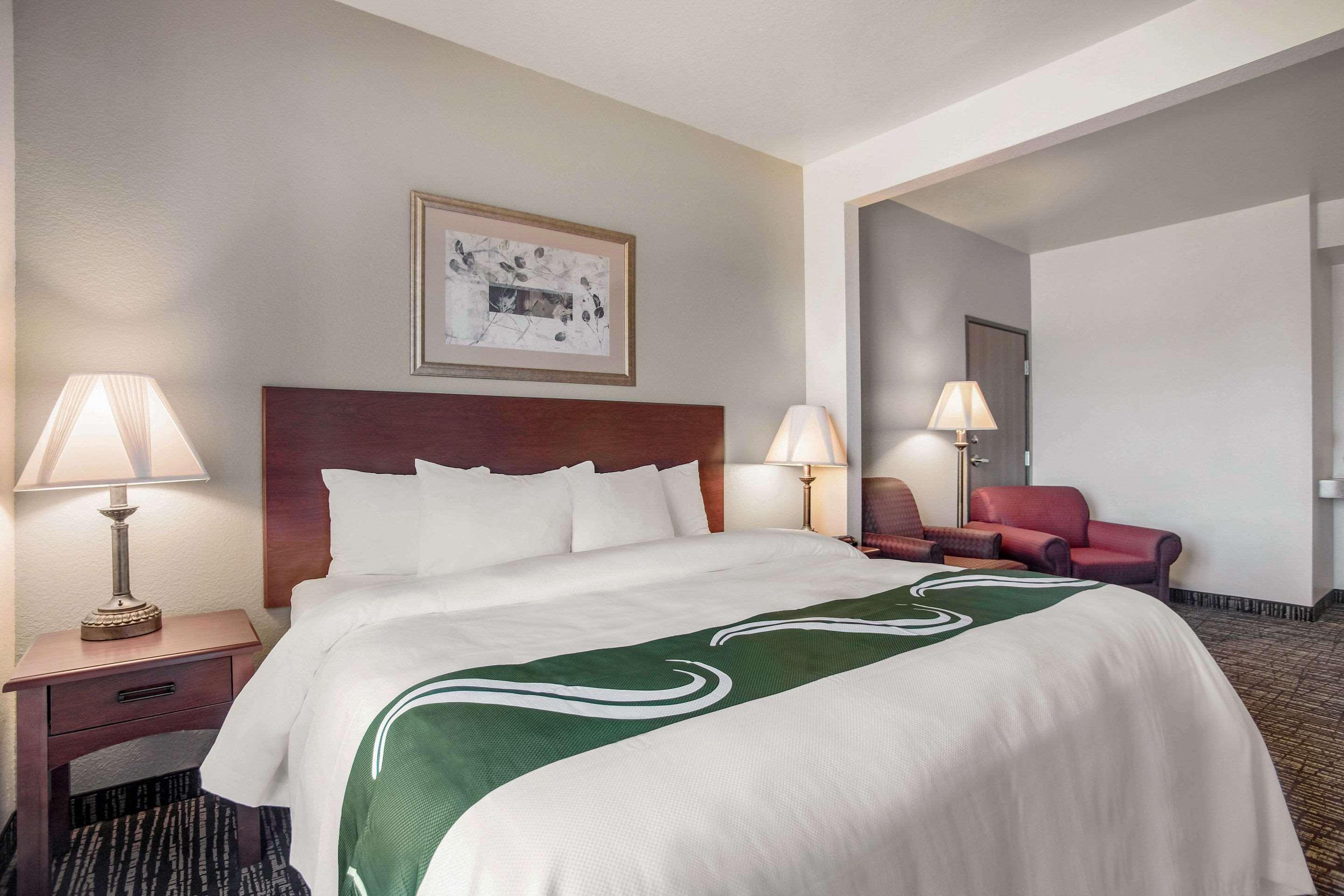 Quality Inn Parsons North Екстериор снимка