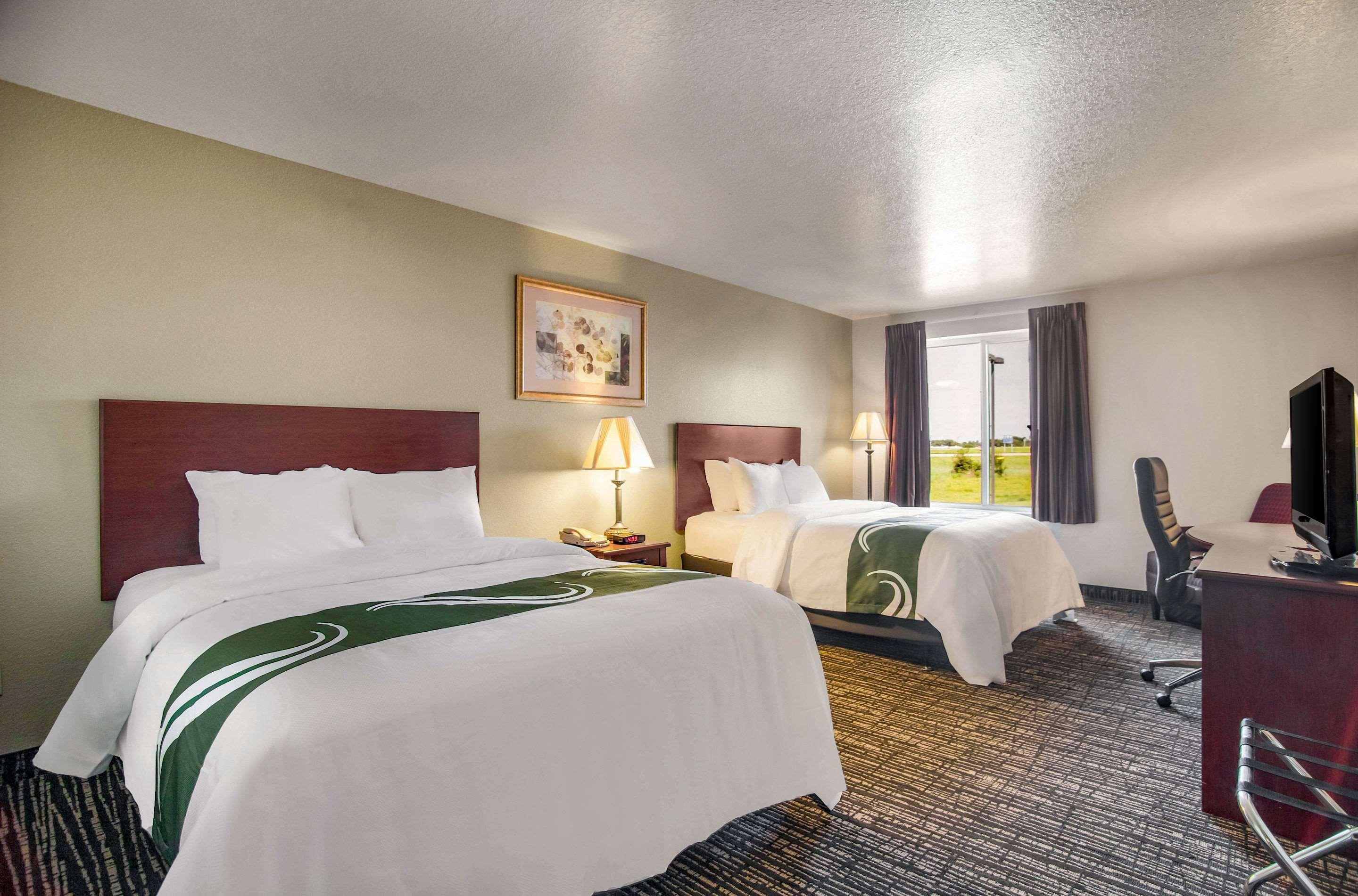 Quality Inn Parsons North Екстериор снимка