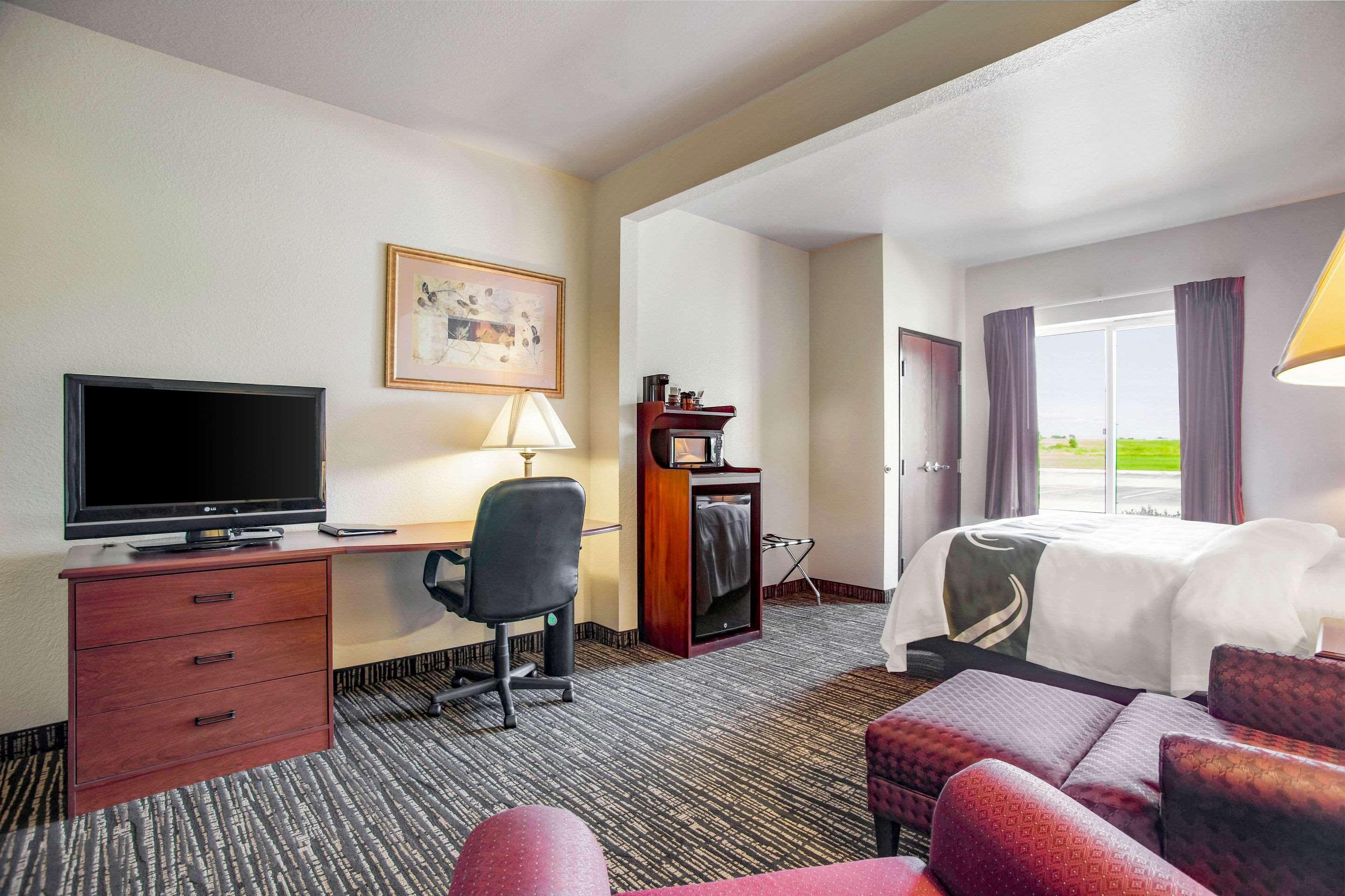 Quality Inn Parsons North Екстериор снимка