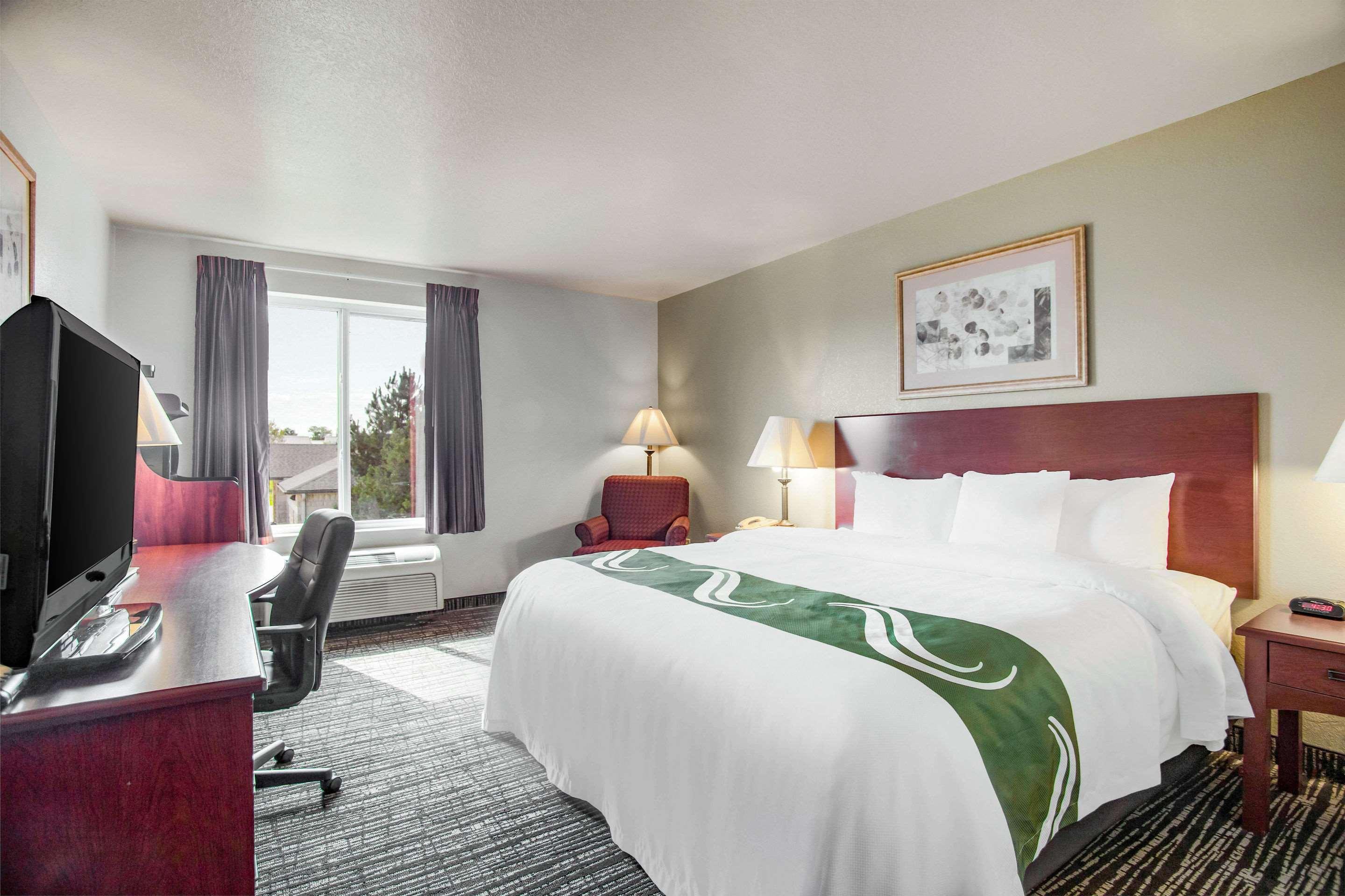 Quality Inn Parsons North Екстериор снимка