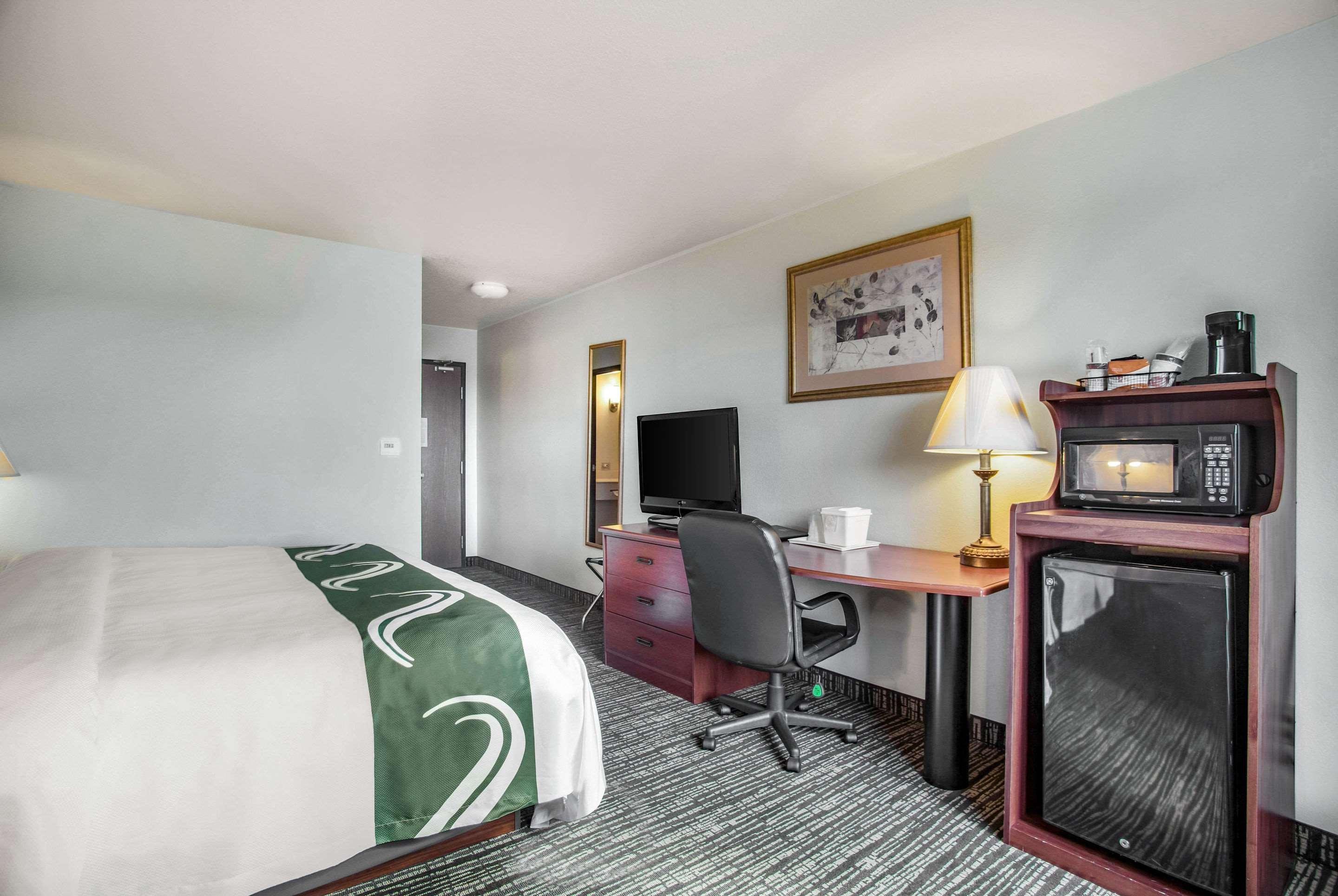 Quality Inn Parsons North Екстериор снимка