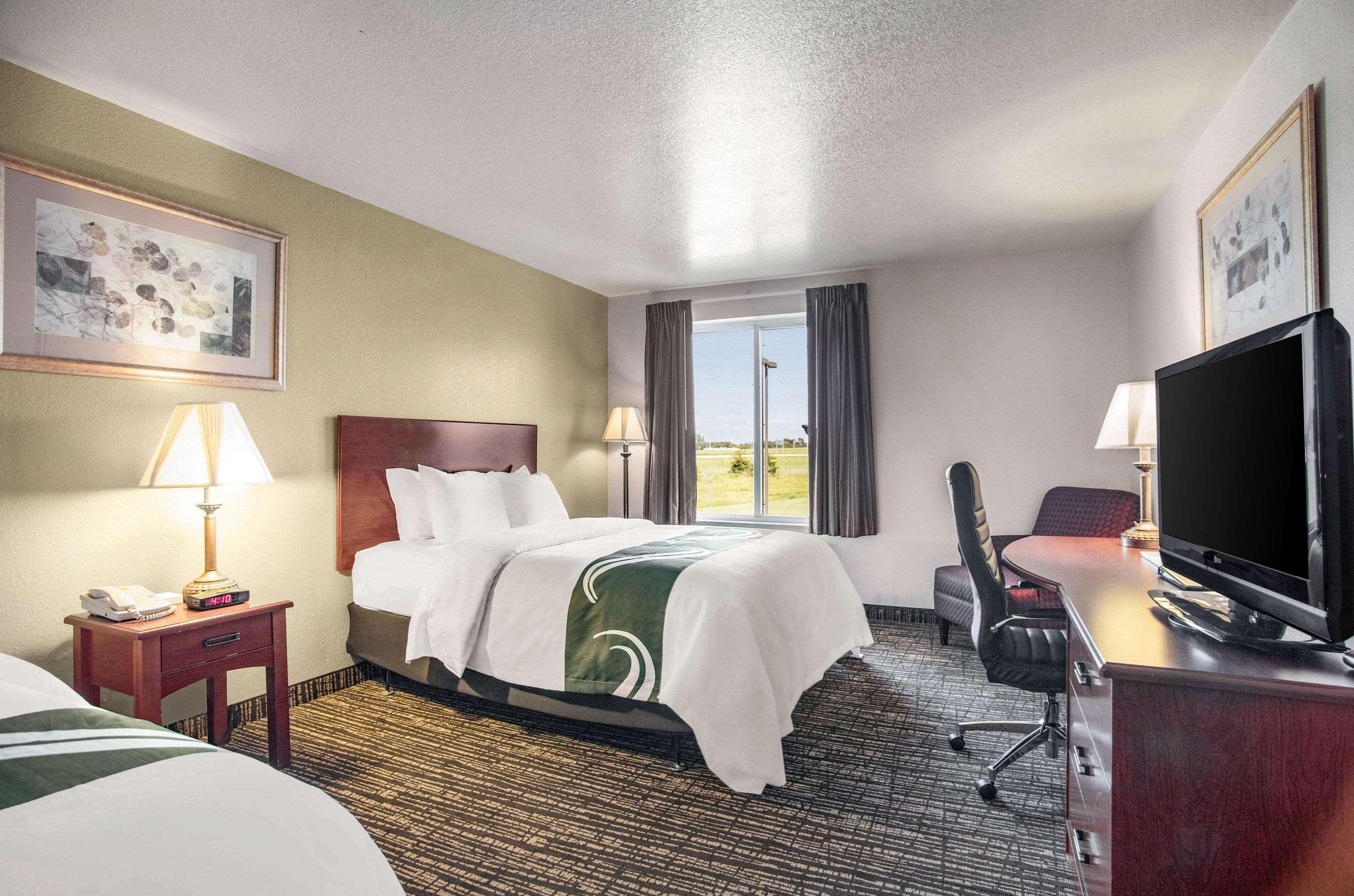 Quality Inn Parsons North Екстериор снимка