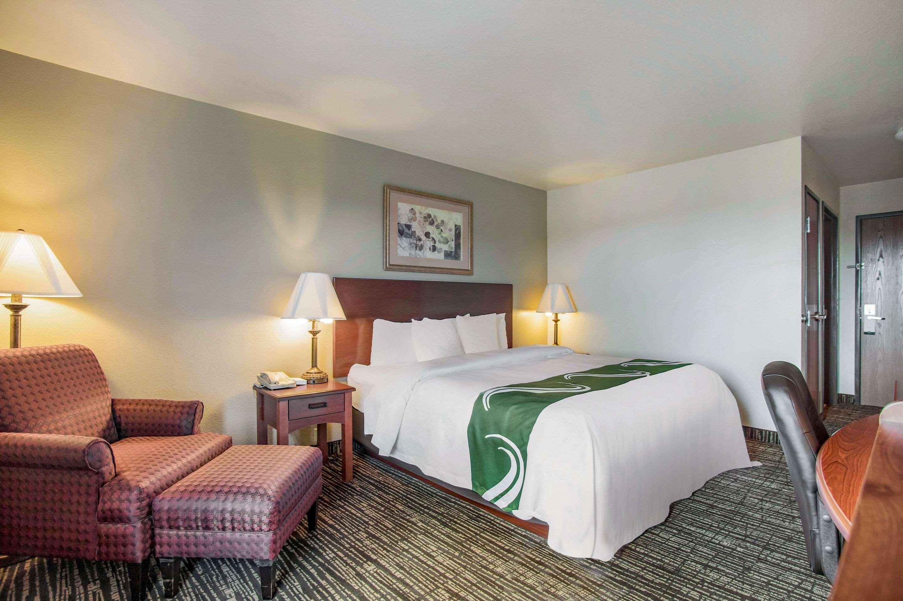 Quality Inn Parsons North Екстериор снимка