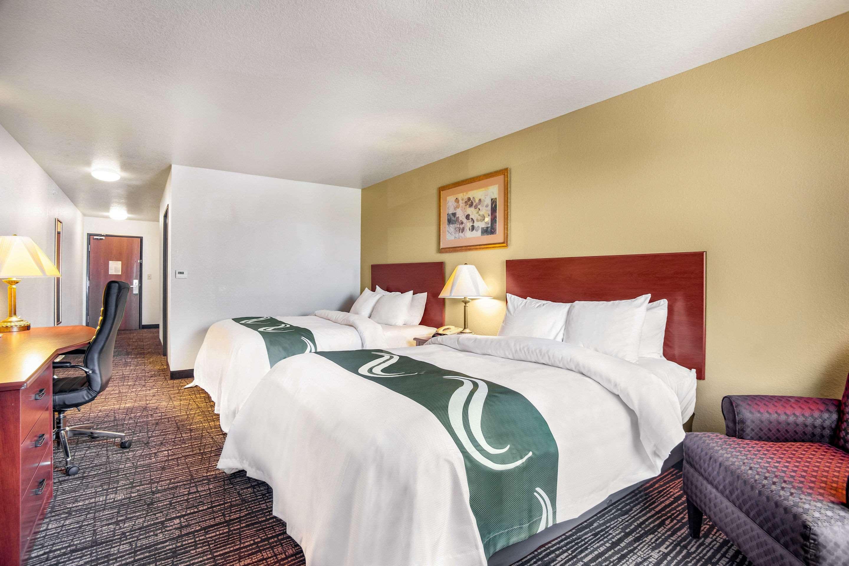 Quality Inn Parsons North Екстериор снимка