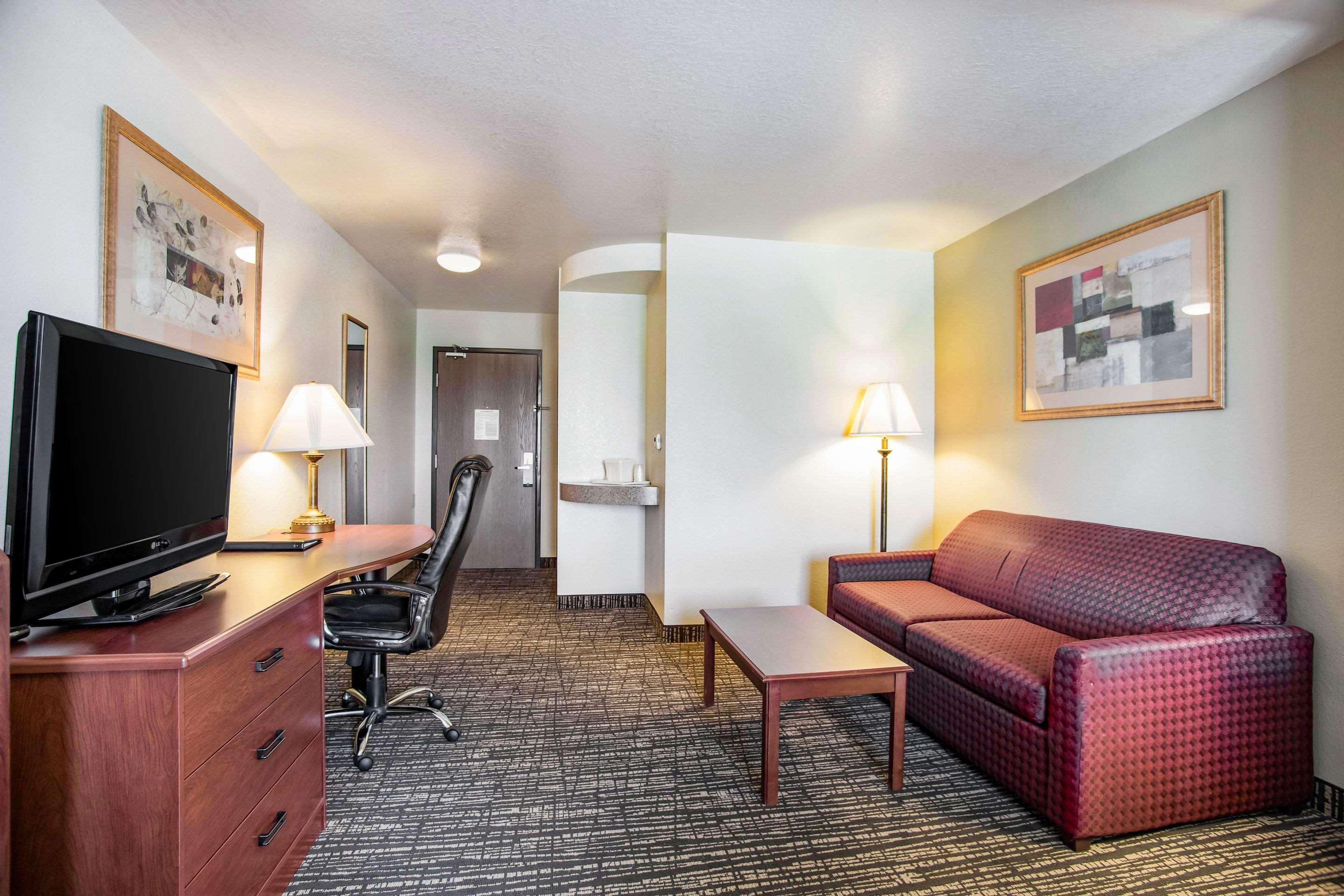 Quality Inn Parsons North Екстериор снимка