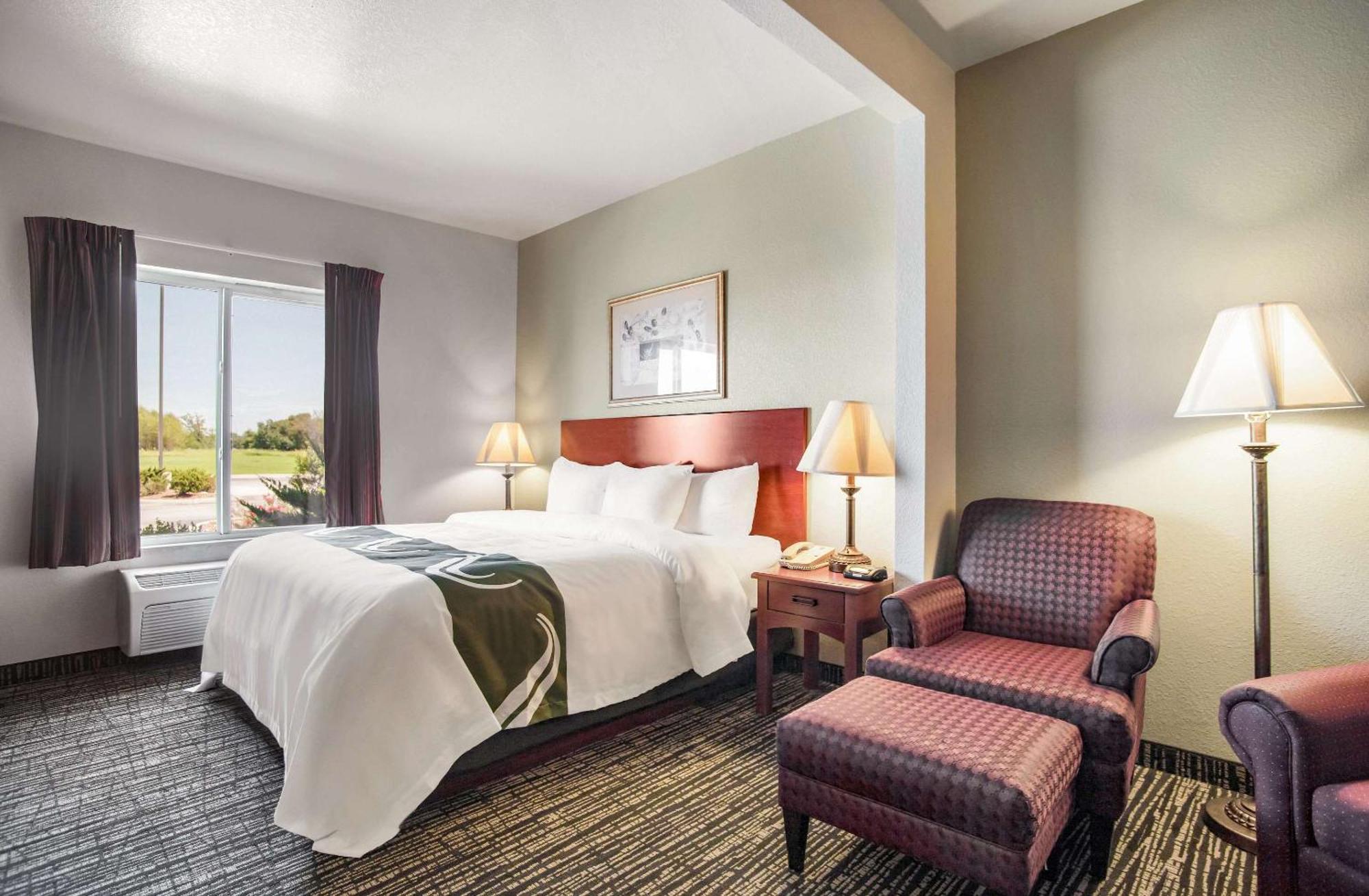 Quality Inn Parsons North Екстериор снимка