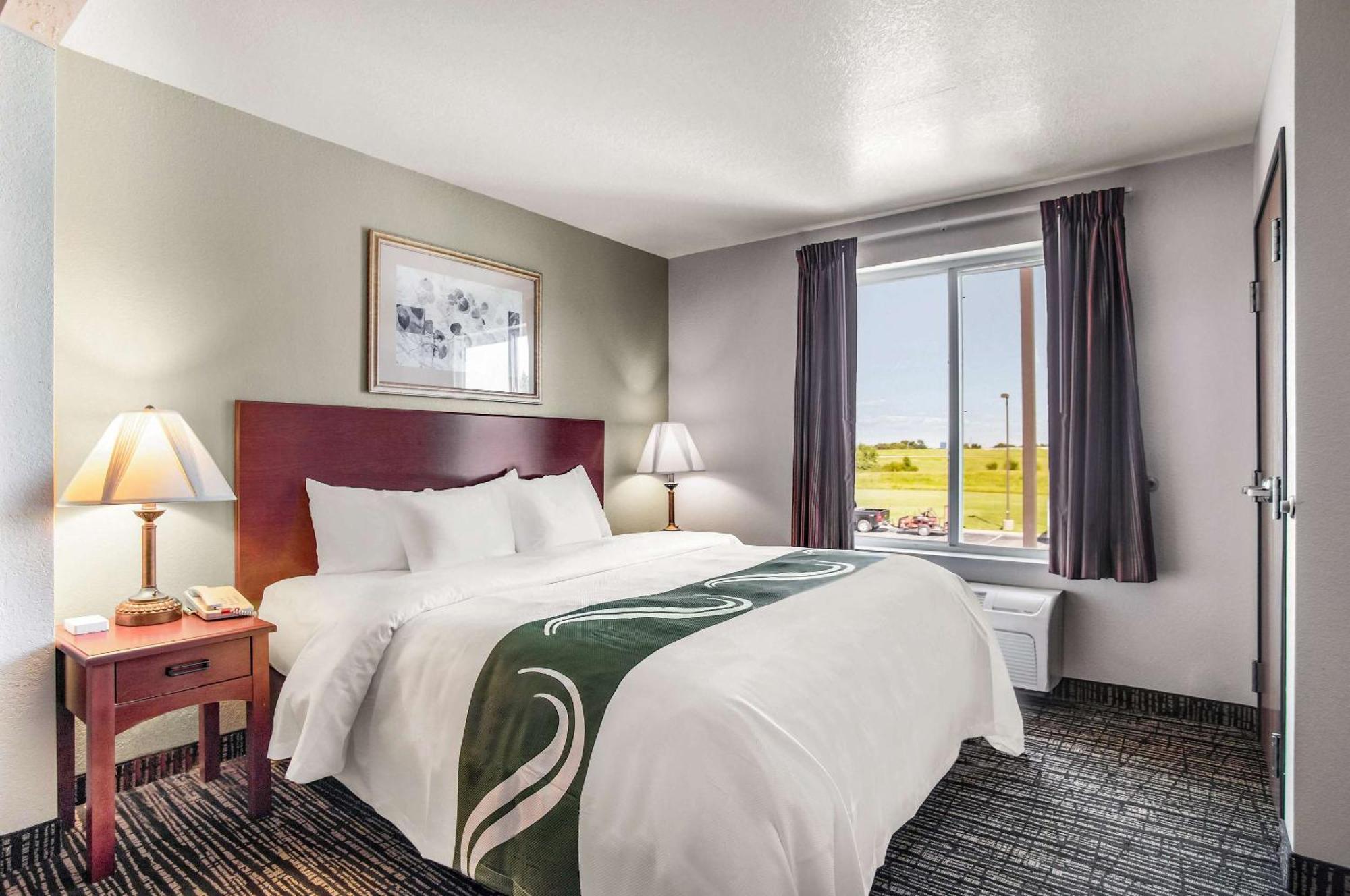 Quality Inn Parsons North Екстериор снимка